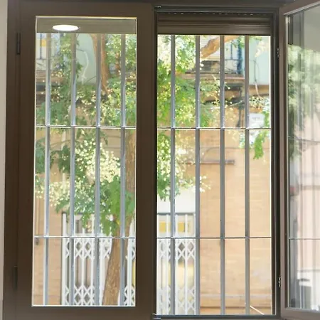 Apartamento A Estrenar En San Bernardo Seville Exterior photo